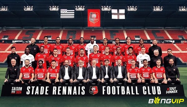 Ban lãnh đạo và cầu thủ của CLB Rennes mùa giải 2024/25