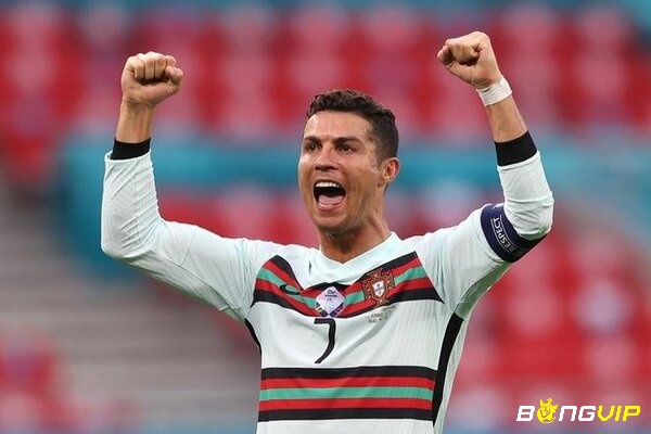 Ronaldo ghi 5 bàn thắng sau 360 phút thi đấu