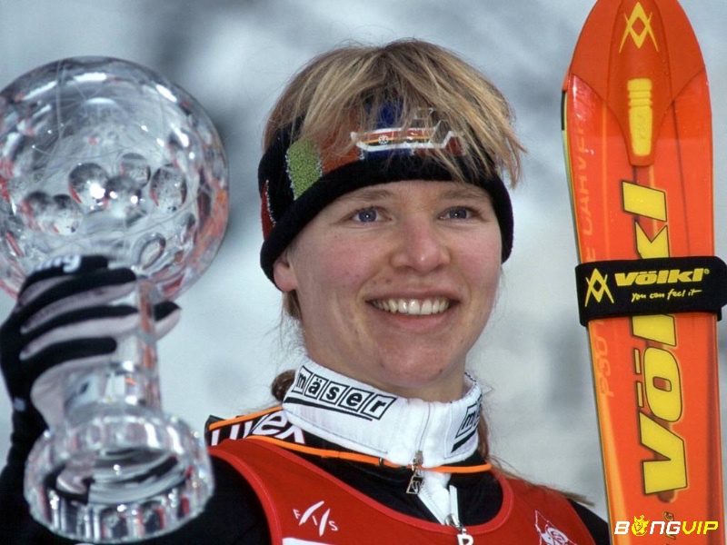 Katja Seizinger đã liên tiếp nhận được huy chương vàng Olympic và chiến thắng Downhill