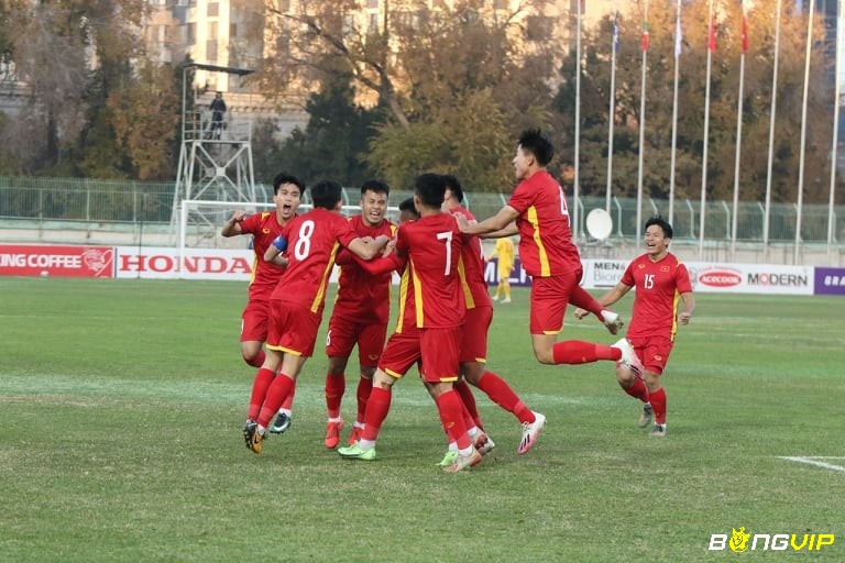 Cơ hội được lên tuyển, thi đấu quốc tế