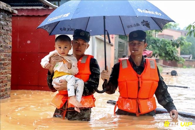 Giấc mơ cứu người trong lũ báo hiệu may mắn cũng như là sức mạnh nội tâm